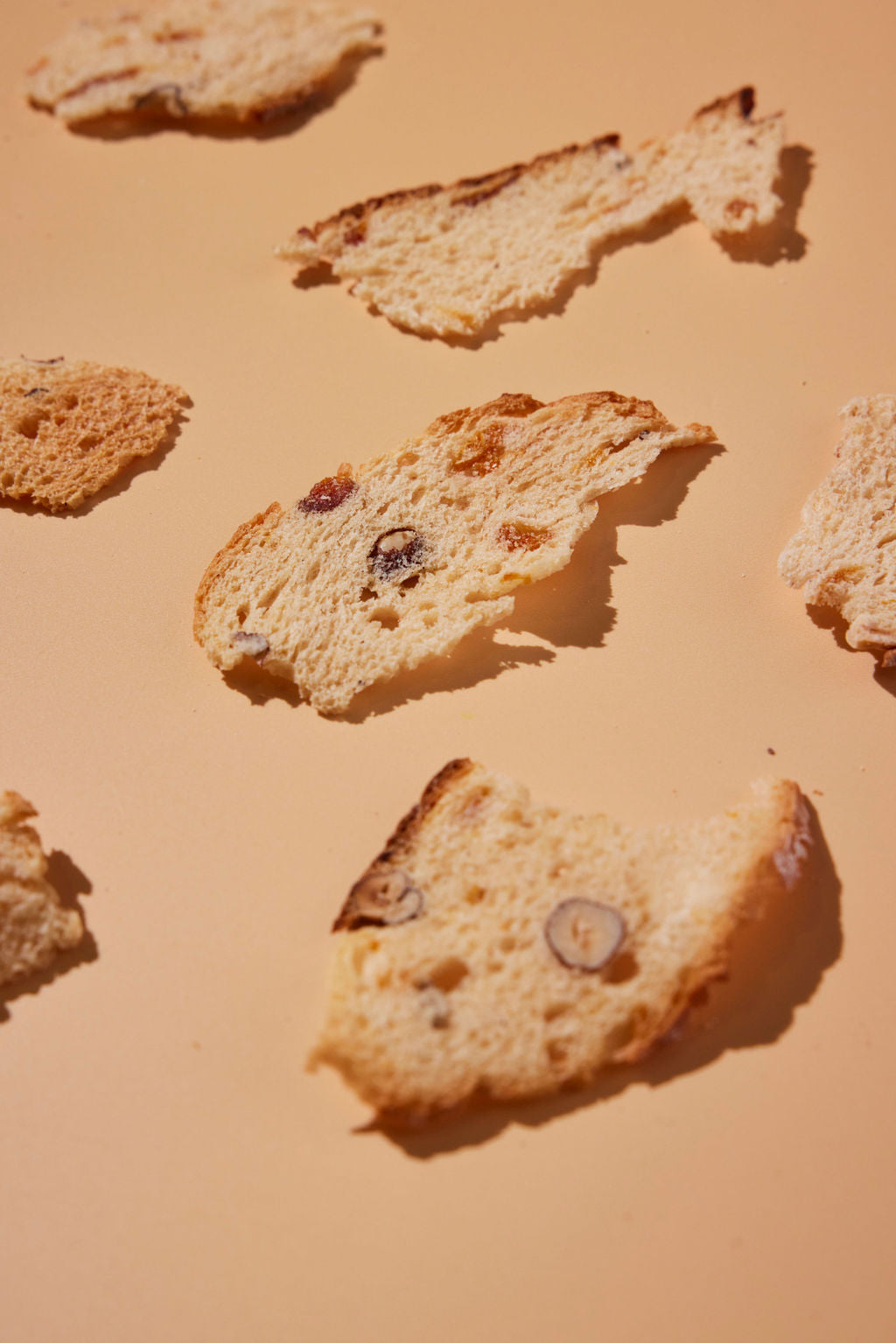 Marillenbrotchips mit Haselnusskernen 70g